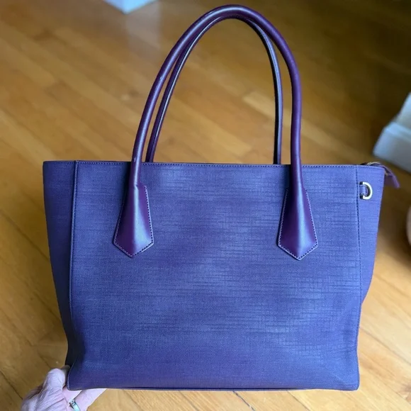 DAGNE DOVER Signature Legend Tote Bag - Picture 5 of 10